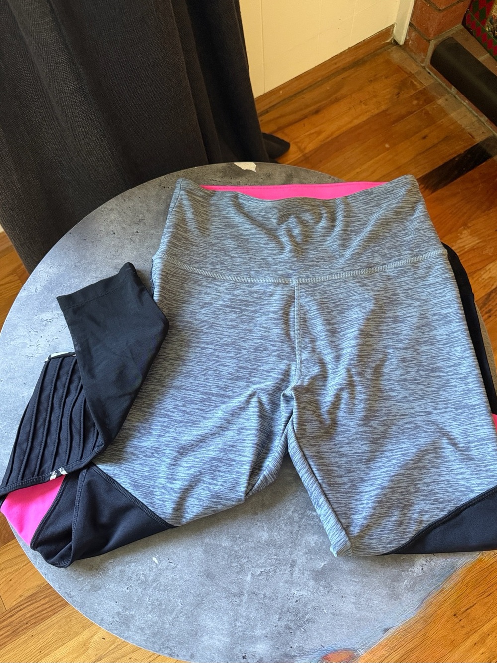 Victoria's Secret Leggings & Top bundle Bright Pink, Black, Gray, Purple - Picture 7 of 11
